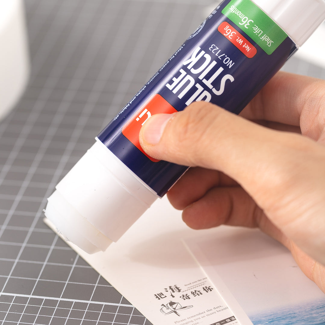 Deli Glue Stick - E7123